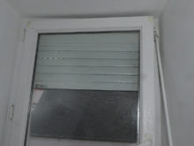 Une fenêtre en PVC double vitrage sans réglette d'aération